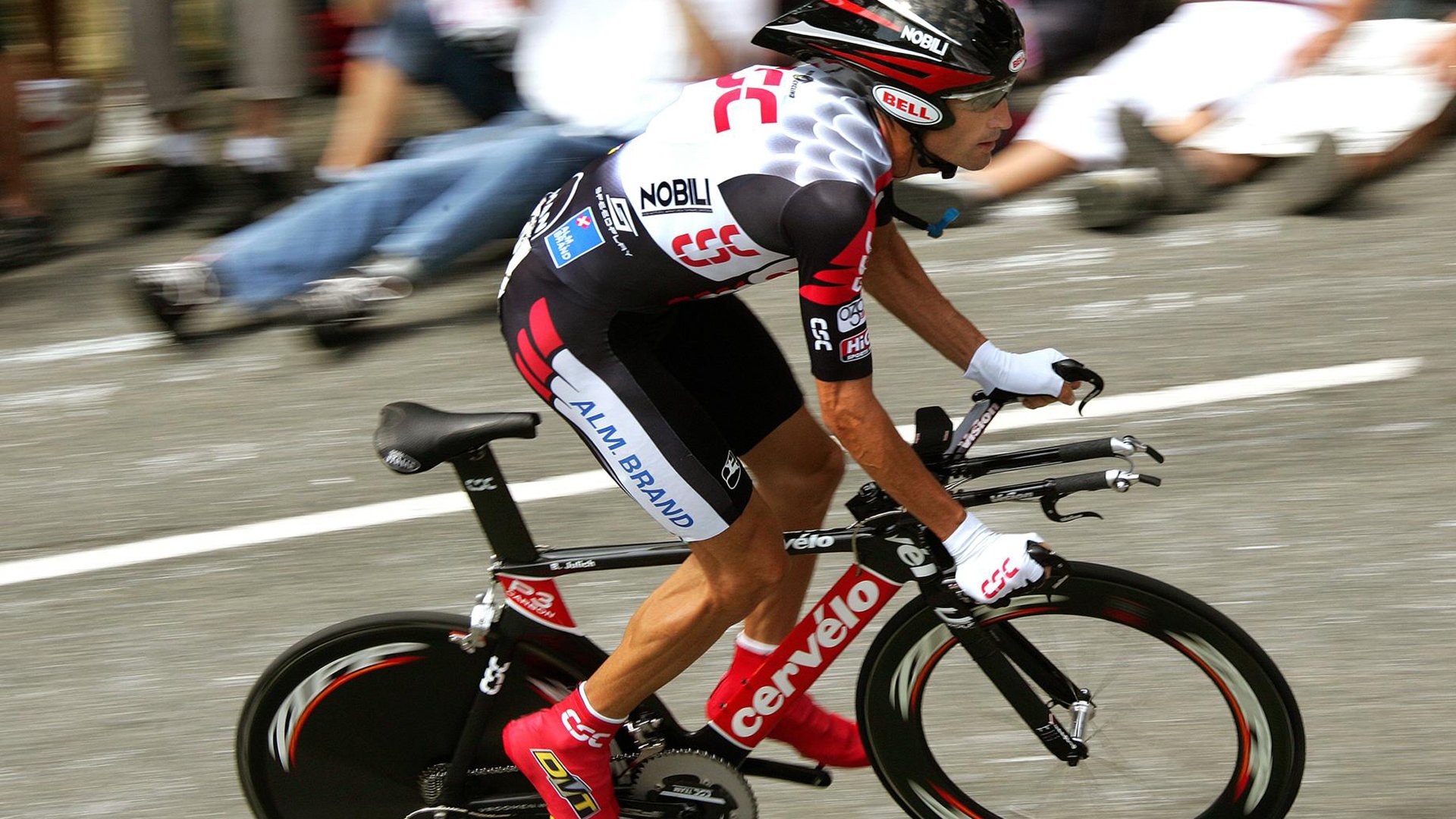 纽卡斯尔联主场0-2不敌阿斯顿维拉，争四形势严峻，纽卡斯尔联球场